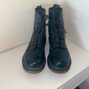 Dr. Martens 1460 Woman’s leather boots